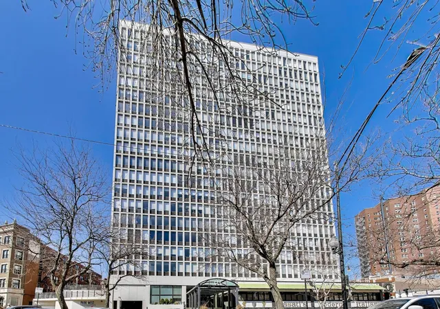 Photo 2 of Condo for sale at 444 W Fullerton Pkwy #305, Chicago, IL 60614 | MLS# 12606014 | Listing updated on 2026-09-20