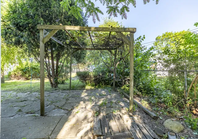 Photo 3 of Single family home for sale at 17633 Roy St, Lansing, IL 60438 | MLS# 12607701 | Listing updated on 2026-09-22
