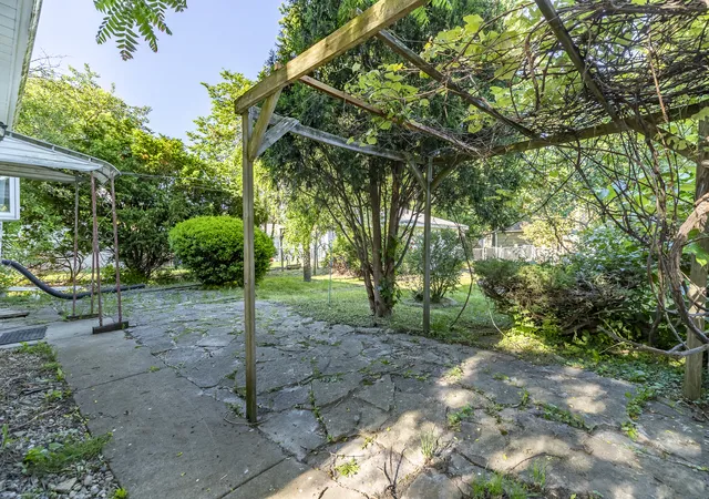 Photo 4 of Single family home for sale at 17633 Roy St, Lansing, IL 60438 | MLS# 12607701 | Listing updated on 2026-09-22