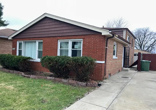 Photo 2 of Single family home for sale at 15210 Evers St, Dolton, IL 60419 | MLS# 12608126 | Listing updated on 2026-09-24