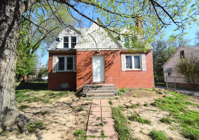 Photo 1 of Single family home for sale at 2308 Logan St, Mount Vernon, IL 62864 | MLS# 12613331 | Listing updated on 2026-10-04
