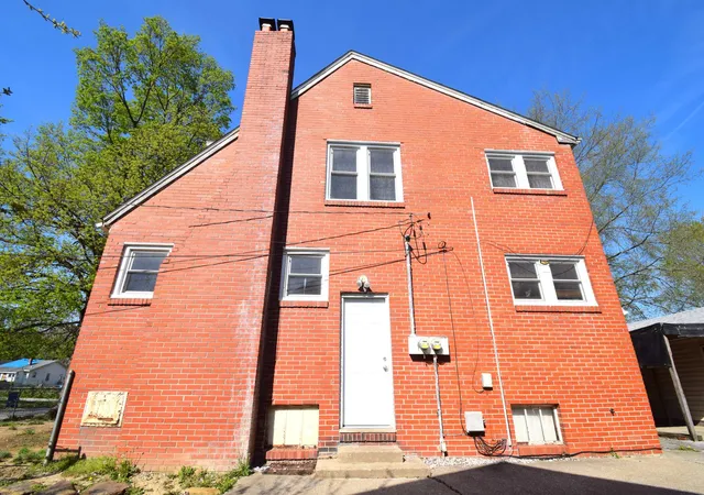 Photo 2 of Single family home for sale at 2308 Logan St, Mount Vernon, IL 62864 | MLS# 12613331 | Listing updated on 2026-10-04