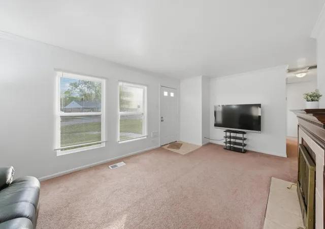 Photo 3 of Single family home for sale at 240 Mantua St, Park Forest, IL 60466 | MLS# 12619855 | Listing updated on 2026-09-17