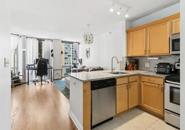 Photo 2 of Condo for sale at 222 N Columbus Dr #2106, Chicago, IL 60601 | MLS# 12623011 | Listing updated on 2026-10-14