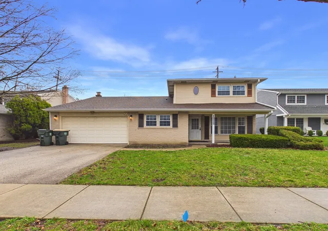 Photo 1 of Single family home for sale at 1415 S Evergreen Ave, Arlington Heights, IL 60005 | MLS# 12628989 | Listing updated on 2026-09-17