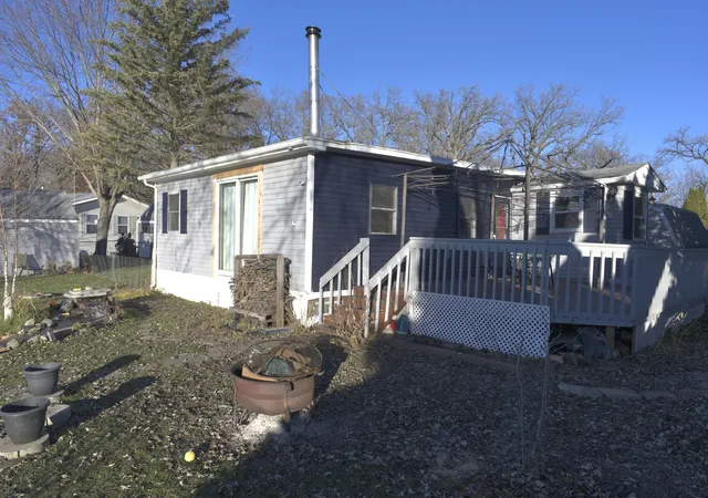 Photo 1 of Manufactured home for sale at 50 Beacon Bay Ct, Lakemoor, IL 60051 | MLS# 12641625 | Listing updated on 2026-10-29