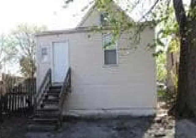 Photo 4 of Single family home for sale at 7516 S Lafayette Ave, Chicago, IL 60620 | MLS# 12672113 | Listing updated on 2026-09-16