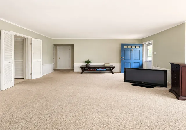 Photo 2 of Single family home for sale at 15 Oak Ln, Park Forest, IL 60466 | MLS# 12672842 | Listing updated on 2026-09-17