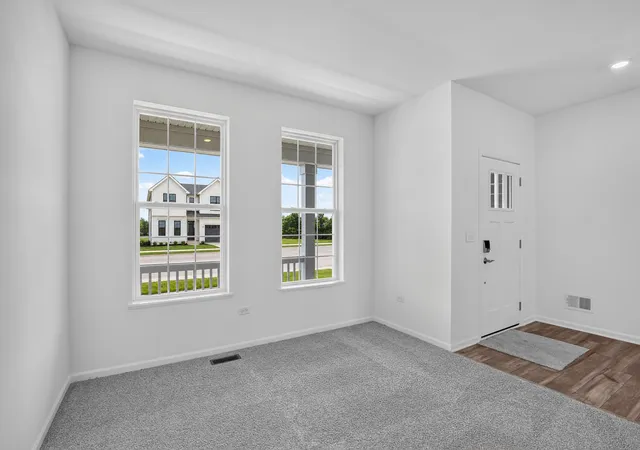 Photo 3 of Single family home for sale at 554 Arye Dr, Elgin, IL 60124 | MLS# 12673286 | Listing updated on 2026-09-25