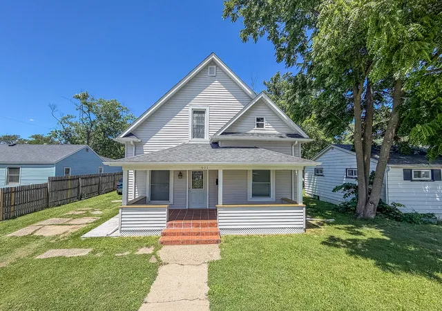 Photo 1 of Single family home for sale at 911 Forrest St, Danville, IL 61832 | MLS# 12673954 | Listing updated on 2026-09-22