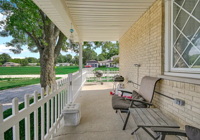 Photo 3 of Single family home for sale at 8622 W 90th Place, Hickory Hills, IL 60457 | MLS# 12675099 | Listing updated on 2026-09-23