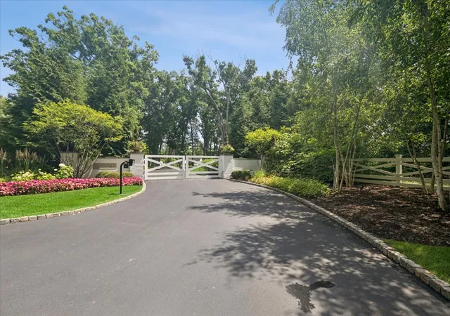 Photo 3 of Mansion for sale at 25185 Shagbark Rd, Mettawa, IL 60045 | MLS# 12677337 | Listing updated on 2026-09-16