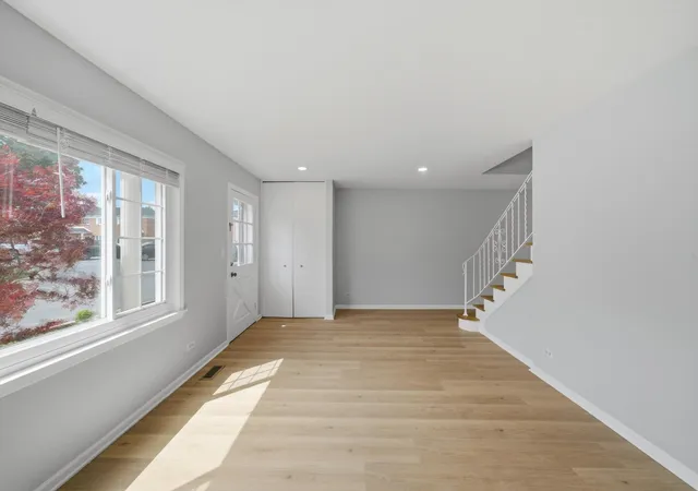 Photo 4 of Townhouse for sale at 2138 Rugen Rd #A, Glenview, IL 60026 | MLS# 12677865 | Listing updated on 2026-10-17
