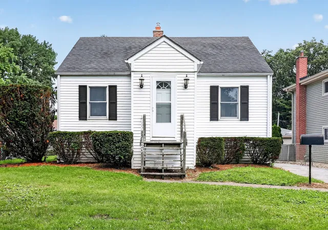 Photo 1 of Single family home for sale at 123 S Ellyn Ave, Glen Ellyn, IL 60137 | MLS# 12684226 | Listing updated on 2026-09-22