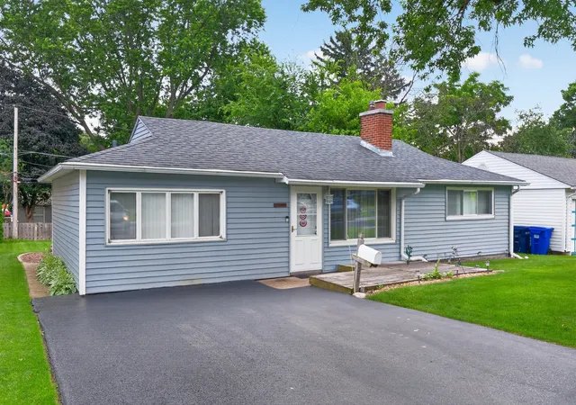 Photo 2 of Single family home for sale at 221 N Dorchester Ave, Wheaton, IL 60187 | MLS# 12685266 | Listing updated on 2026-09-14