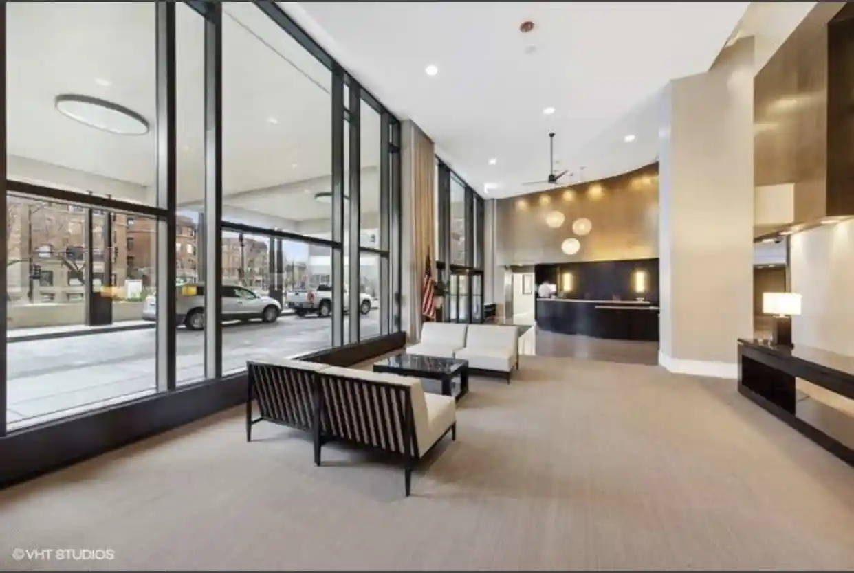 Listing Photo 2 - Condo for sale in 3930 N Pine Grv Ave located at 3930 N Pine Grv Ave, Chicago, IL 60613 - Unit #1405