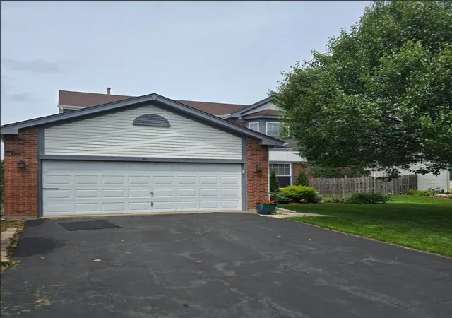 Photo 3 of Single family home for sale at 481 Windermere Way, Lake In The Hills, IL 60156 | MLS# 12690176 | Listing updated on 2026-09-08