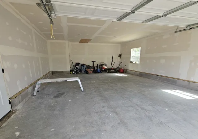 Photo 22 of Single family home for sale at 900 Oregon St, Carterville, IL 62918 | MLS# 12692145 | Listing updated on 2026-09-08