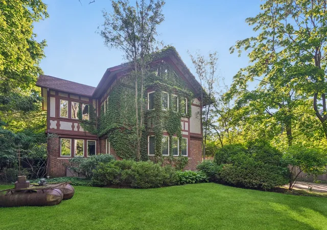 Photo 2 of Single family home for sale at 770 Sheridan Rd, Glencoe, IL 60022 | MLS# 12693119 | Listing updated on 2026-09-22