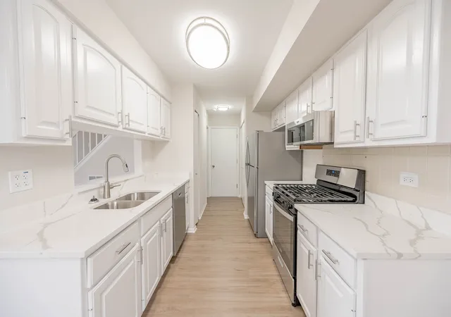 Photo 4 of Townhouse for sale at 1224 Clematis Dr, Streamwood, IL 60107 | MLS# 12694525 | Listing updated on 2026-10-07