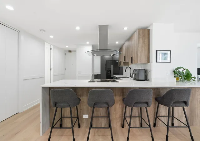 Photo 3 of Sale Pending at 200 E Delaware Pl #11A, Chicago, IL 60611 | MLS# 12696673 | Listing updated on 2026-09-17