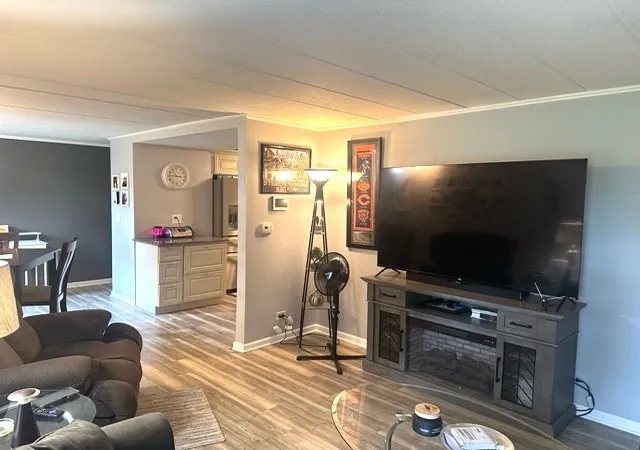 Listing Photo 4 - Condo for sale in building located at 1101 Mercury Dr, Schaumburg, IL 60193 - Unit #1D