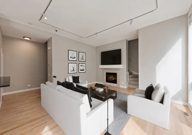 Photo 3 of Townhouse for sale at 310 N Des Plaines St #A, Chicago, IL 60661 | MLS# 12706413 | Listing updated on 2026-09-24