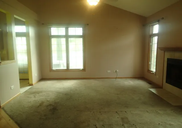 Photo 3 of Townhouse for sale at 8107 Nielsen Dr, Tinley Park, IL 60477 | MLS# 12707132 | Listing updated on 2026-09-19