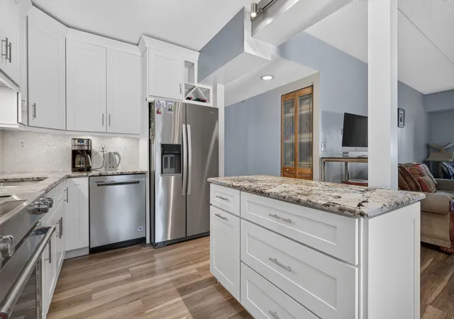 Photo 3 of Condo for sale at 1424 Woodbridge Rd #1H, Joliet, IL 60436 | MLS# 12709918 | Listing updated on 2026-09-09
