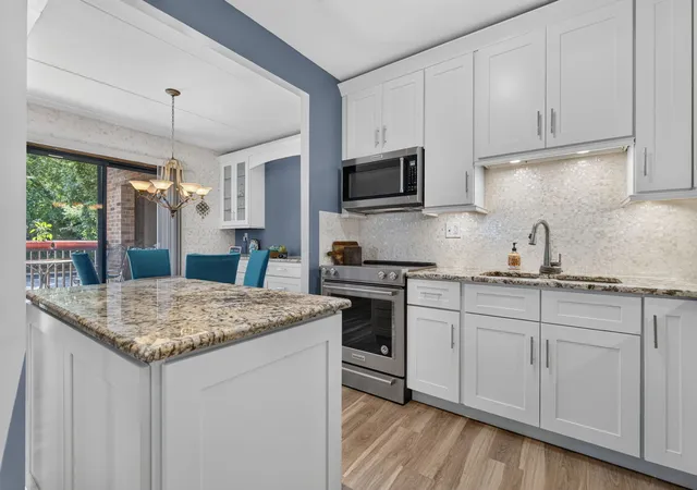 Photo 3 of Condo for sale at 1424 Woodbridge Rd #1H, Joliet, IL 60436 | MLS# 12709918 | Listing updated on 2026-09-09
