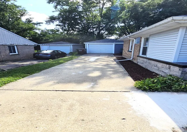 Photo 3 of Single family home for sale at 277 Minocqua St, Park Forest, IL 60466 | MLS# 12713240 | Listing updated on 2026-09-18