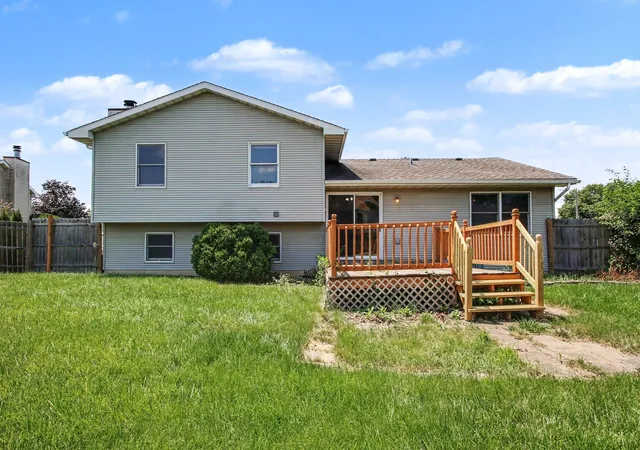 Photo 4 of Single family home for sale at 9915 Monroe St, Crown Point, IN 46307 | MLS# 12713251 | Listing updated on 2026-10-21