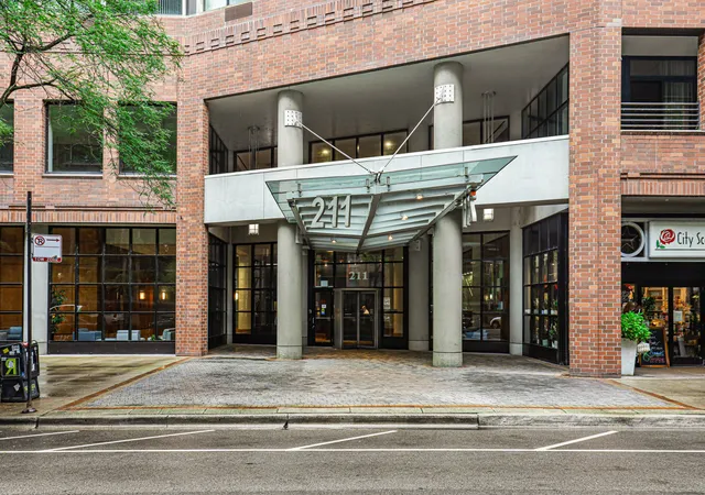 Photo 2 of Condo for sale at 211 E Ohio St #1108, Chicago, IL 60611 | MLS# 12713568 | Listing updated on 2026-09-18