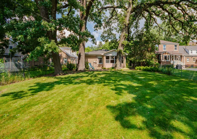 Photo 4 of Single family home for sale at 22 Gale Ave, River Forest, IL 60305 | MLS# 12714865 | Listing updated on 2026-09-18