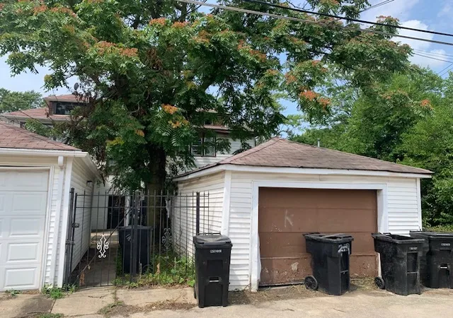 Listing Photo 5 - Condo for sale in building located at 11833 S Indiana Ave, Chicago, IL 60628