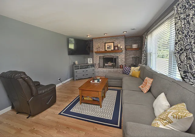 Photo 2 of Single family home for sale at 14 Bona Terra Dr, Ottawa, IL 61350 | MLS# 12716670 | Listing updated on 2026-09-10