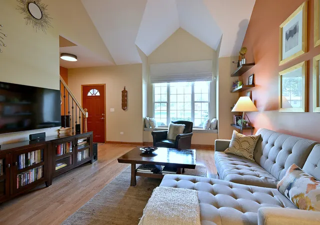 Photo 4 of Sale Pending at 635 Burdette Ave, Glendale Heights, IL 60139 | MLS# 12716849 | Listing updated on 2026-09-18