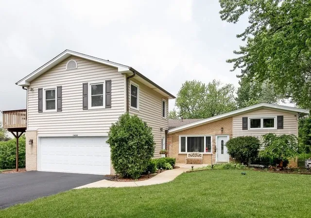 Single family home for sale at 17w320 Scheel Dr, Willowbrook, IL 60527 | MLS# 12718357
