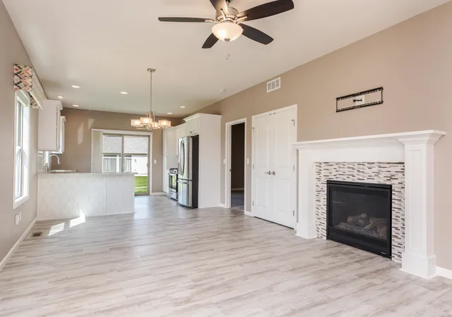 Photo 4 of Townhouse for sale at 1931 Glenbridge Rd, Bloomington, IL 61704 | MLS# 12718823 | Listing updated on 2026-09-29