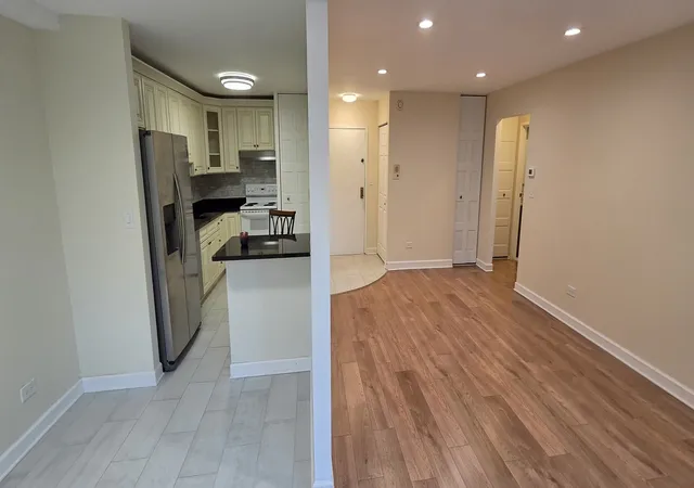 Photo 3 of Condo for sale at 2 Villa Verde Dr #113, Buffalo Grove, IL 60089 | MLS# 12719044 | Listing updated on 2026-09-23