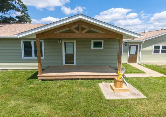 Photo 3 of Single family home for sale at 122 E Lincoln, Dix, IL 62830 | MLS# 12721109 | Listing updated on 2026-09-10