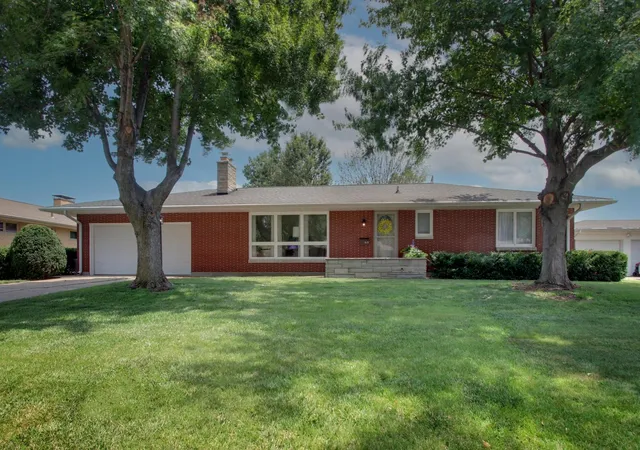 Photo 1 of Single family home for sale at 1631 Wilmar Dr, Quincy, IL 62301 | MLS# 12721812 | Listing updated on 2026-09-22