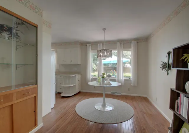 Photo 3 of Single family home for sale at 1631 Wilmar Dr, Quincy, IL 62301 | MLS# 12721812 | Listing updated on 2026-09-22