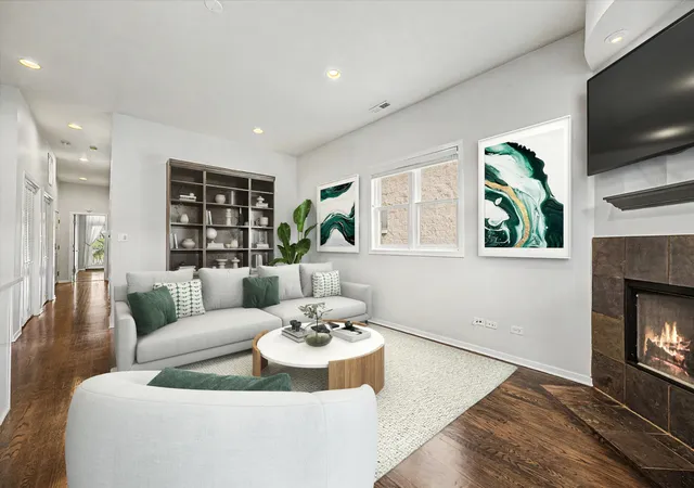 Listing Photo 2 - Condo for sale at Bookbinders Row, Unit 2N 1335 N Mohawk St, Bookbinders Row, Chicago, IL 60610 | Built Year: 1997-2000