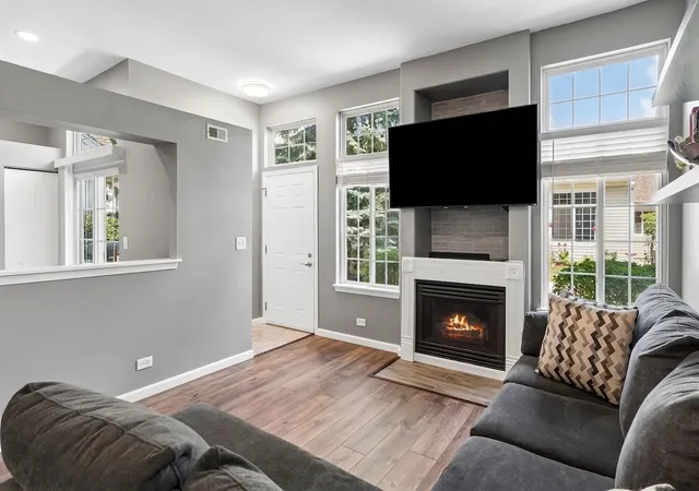 Photo 2 of Condo for sale at 319 E Victoria Cir #319, North Aurora, IL 60542 | MLS# 12721999 | Listing updated on 2026-09-17