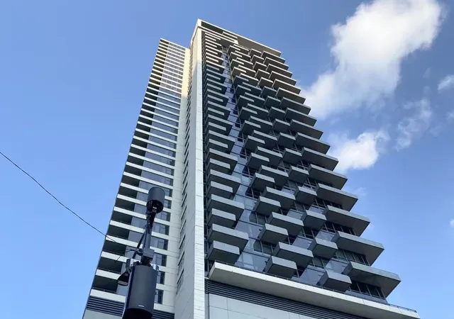 Photo 1 of Condo for sale at 235 W Van Buren St #2519, Chicago, IL 60607 | MLS# 12724575 | Listing updated on 2026-09-17