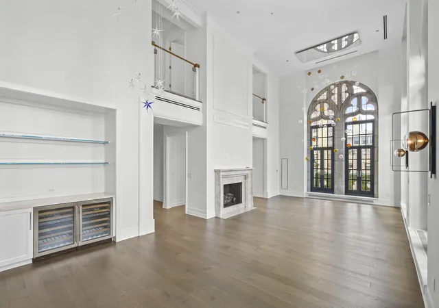 Photo 2 of Condo for sale at 435 N Michigan Ave #2004, Chicago, IL 60611 | MLS# 12725595 | Listing updated on 2026-09-24