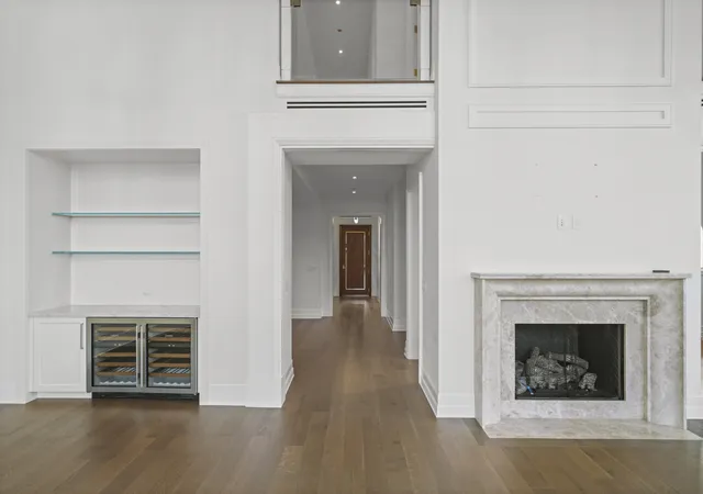 Photo 4 of Condo for sale at 435 N Michigan Ave #2004, Chicago, IL 60611 | MLS# 12725595 | Listing updated on 2026-09-24