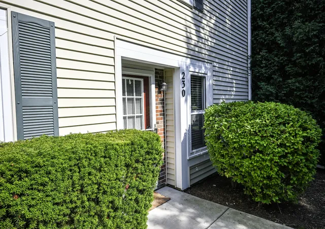 Photo 3 of Townhouse for sale at 230 University Ln, Elk Grove Village, IL 60007 | MLS# 12727064 | Listing updated on 2026-09-24
