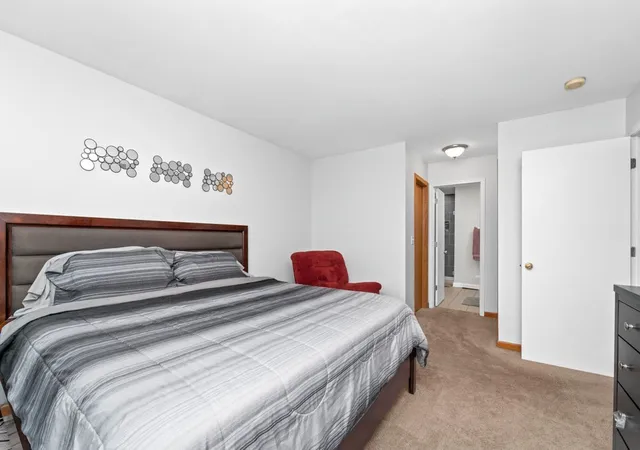 Photo 4 of Single family home for sale at 2121 Bridgewater Dr, Belvidere, IL 61008 | MLS# 12728174 | Listing updated on 2026-09-17